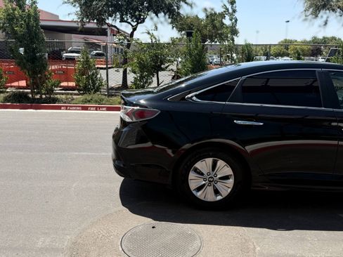 Used 2019 Hyundai Sonata SE FWD image 5