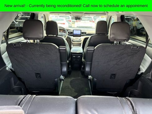 Used 2023 Ford Explorer XLT w/ Equipment Group 202A image 4