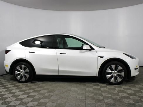 Used 2021 Tesla Model Y Long Range image 29