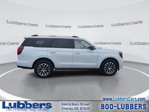 Used 2025 Ford Expedition Platinum AWD/4WD image 9