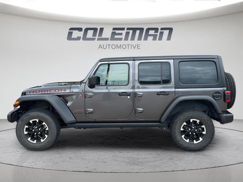 Used 2025 Jeep Wrangler Unlimited Rubicon AWD/4WD image 2