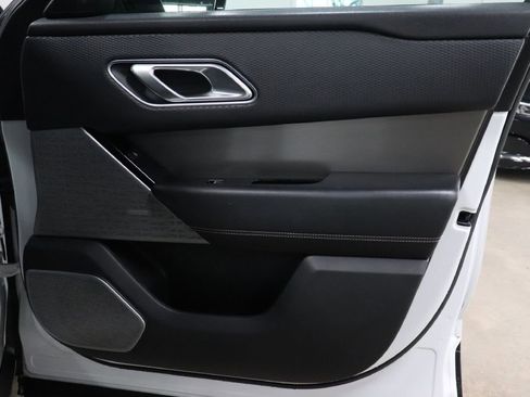 Used 2018 Land Rover Range Rover Velar S image 28