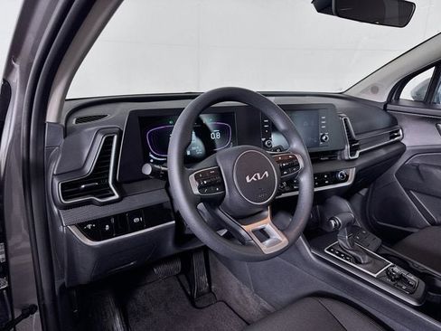 Certified 2025 Kia Sportage LX image 9