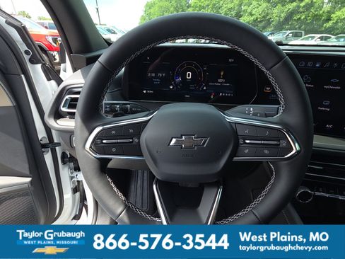 New 2026 Chevrolet Traverse LT w/ Midnight/Sport Edition FWD image 17