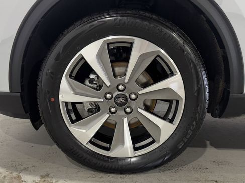 Used 2025 Ford Escape Platinum AWD/4WD image 8