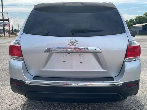 Used 2012 Toyota Highlander Limited FWD image 4