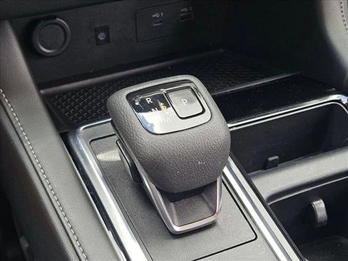 Used 2024 Nissan Pathfinder SL w/ SL Premium Package FWD image 12