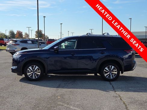 Used 2024 Nissan Pathfinder SL image 3