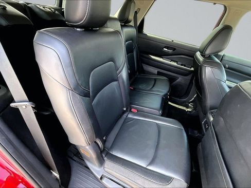 Used 2023 Nissan Pathfinder SL FWD image 25