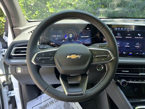 New 2026 Chevrolet Traverse LT w/ Sun and Wheel Package FWD image 20