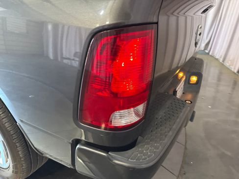 Used 2018 RAM 1500 Express RWD image 13