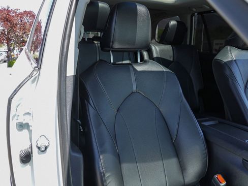 Certified 2025 Toyota Grand Highlander AWD image 28