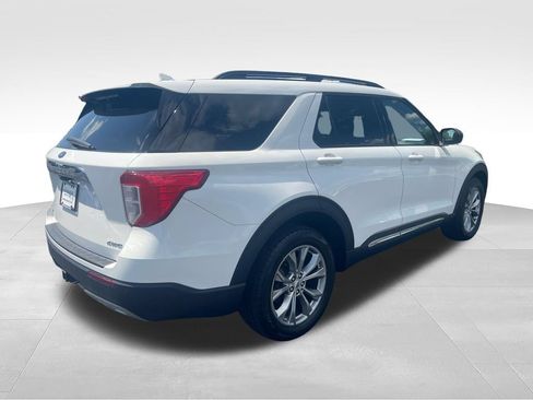 Used 2023 Ford Explorer XLT w/ Equipment Group 202A AWD/4WD image 5