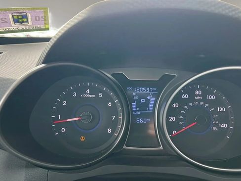 Used 2016 Hyundai Veloster image 26