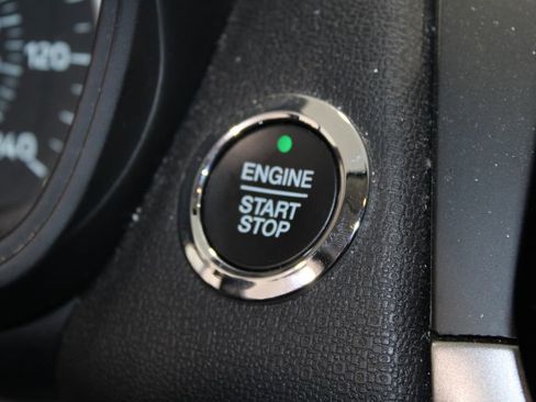 Used 2021 Ford EcoSport SE image 24