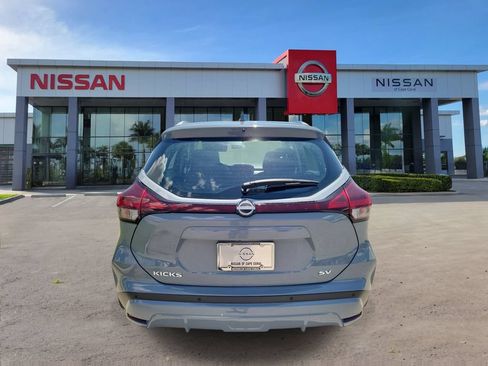 Used 2023 Nissan Kicks SV FWD image 3