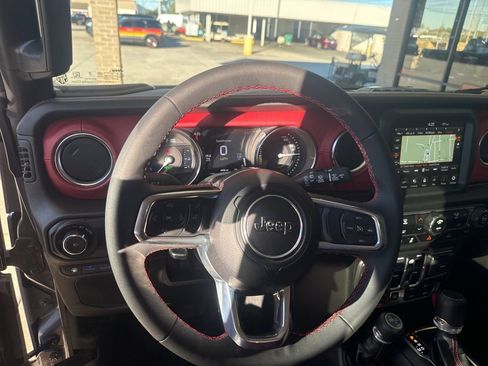 Used 2023 Jeep Wrangler Unlimited Rubicon 4xe image 12