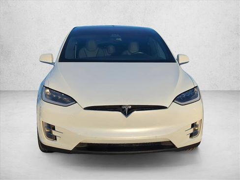 Used 2018 Tesla Model X 100D image 2