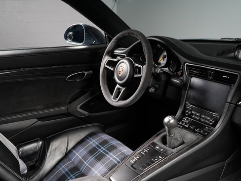 Used 2018 Porsche 911 GT3 RWD image 98