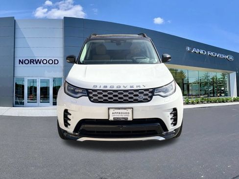 Certified 2025 Land Rover Discovery Metropolitan Edition AWD/4WD image 2