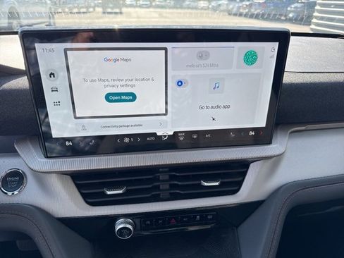 Used 2025 Ford Explorer Active image 11