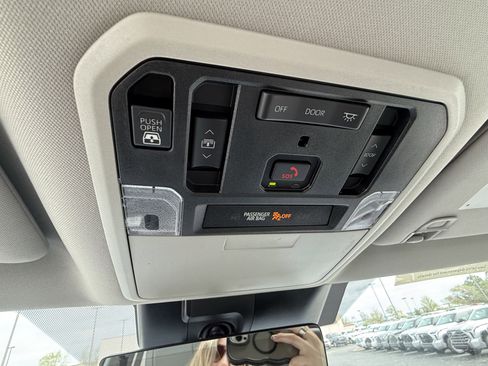 Used 2024 Toyota Tundra Limited image 15