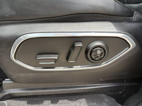 Used 2022 Jeep Wagoneer Series II AWD/4WD image 16
