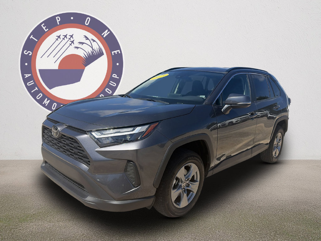 Used 2025 Toyota RAV4 XLE FWD image 2