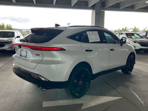 Used 2024 Toyota Venza LE image 5