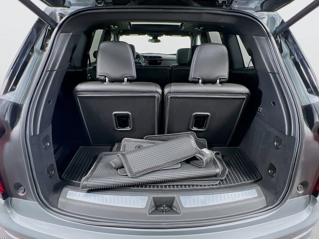 Certified 2024 Cadillac XT6 Luxury w/ LPO, Floor Liner Package AWD/4WD image 27