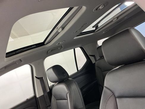 Used 2021 Chevrolet Traverse LT w/ LT Premium Package AWD/4WD image 25