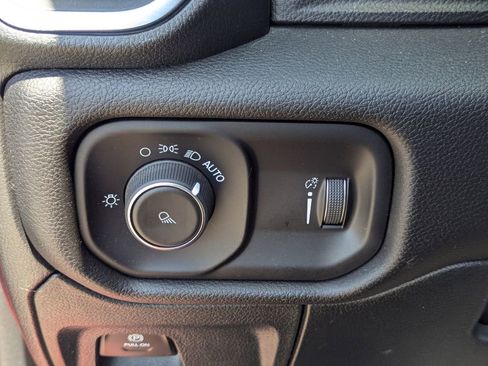 Used 2024 RAM 1500 Laramie AWD/4WD image 26