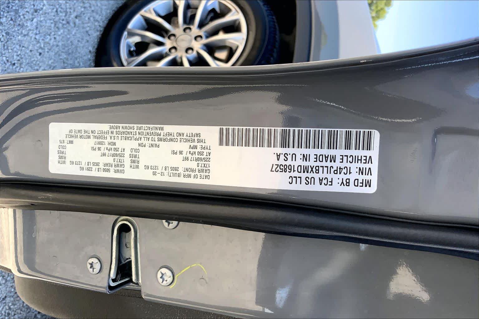 Used 2021 Jeep Cherokee Latitude Plus FWD image 36