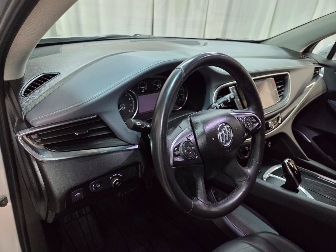 Used 2019 Buick Enclave Essence AWD/4WD image 19