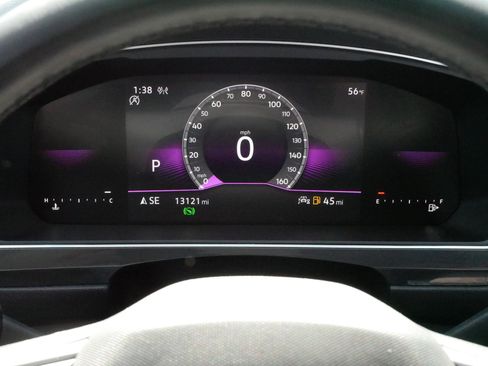 Certified 2024 Volkswagen Tiguan Wolfsburg Edition w/ Panoramic Sunroof Package AWD/4WD image 21