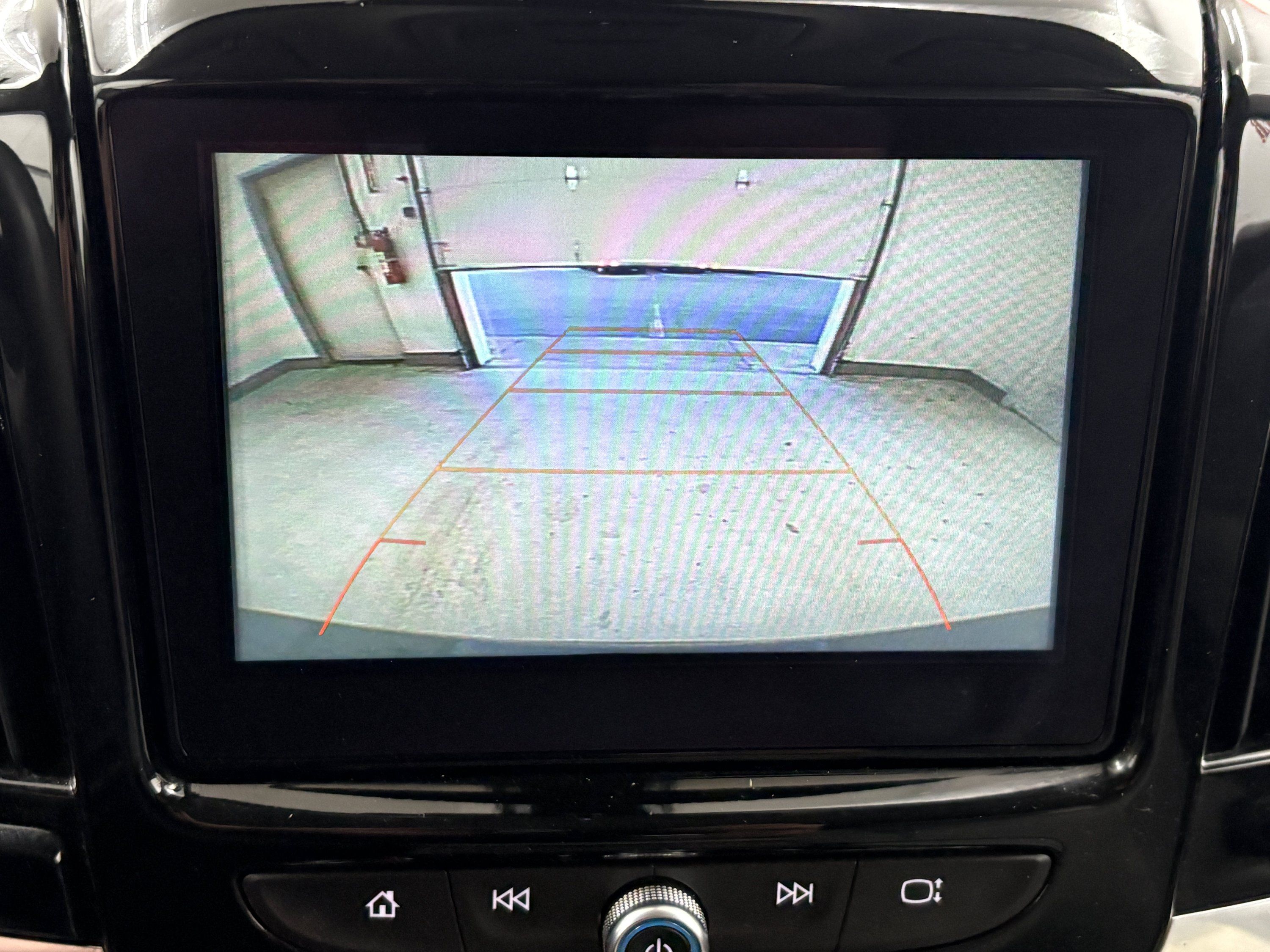 Used 2018 Chevrolet Traverse LT FWD image 17