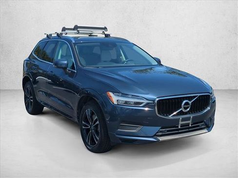 Used 2018 Volvo XC60 T6 Momentum w/ Vision Package AWD/4WD image 3