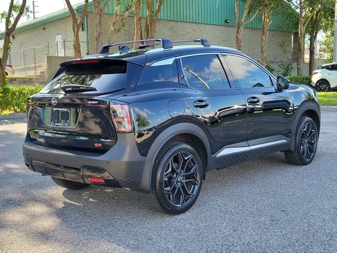 Certified 2025 Nissan Kicks SR FWD image 5