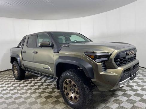 Used 2026 Toyota Tacoma 4x4 Double Cab Hybrid image 4
