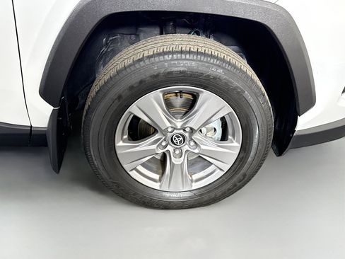 Used 2024 Toyota RAV4 LE AWD/4WD image 31