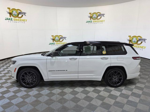 Used 2023 Jeep Grand Cherokee L Summit w/ Advanced Protech Group IV AWD/4WD image 6