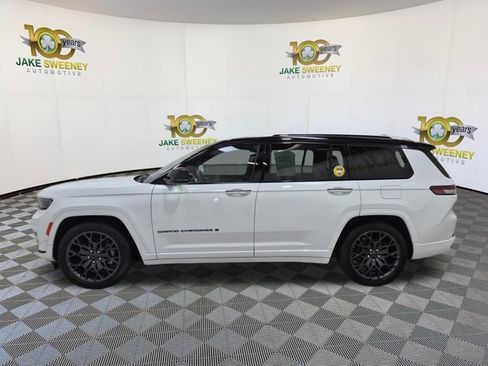 Used 2023 Jeep Grand Cherokee L Summit w/ Advanced Protech Group IV AWD/4WD image 6