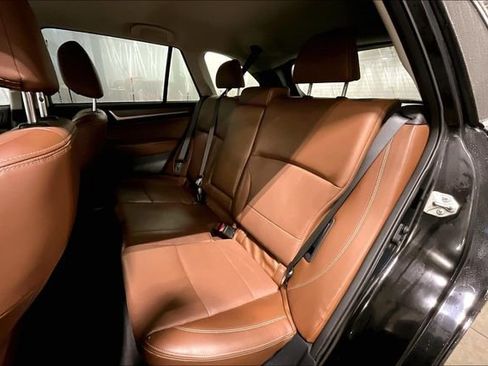 Used 2018 Subaru Outback 2.5i Touring image 26