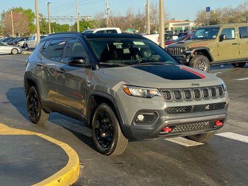 Used 2024 Jeep Compass Trailhawk image 2