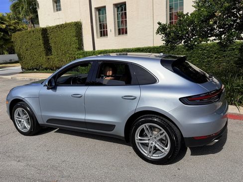 Used 2020 Porsche Macan AWD/4WD image 42