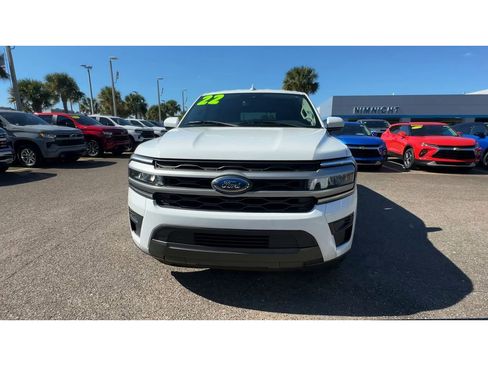 Used 2022 Ford Expedition XLT image 7