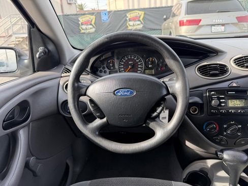 Used 2003 Ford Focus LX image 27