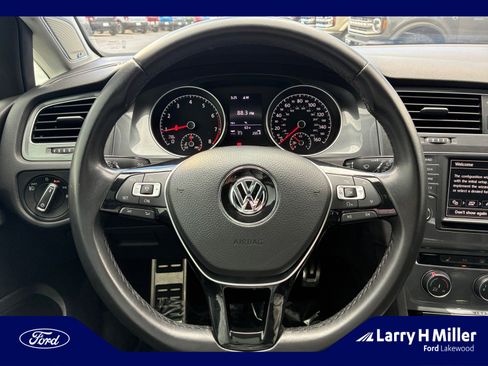 Used 2017 Volkswagen Golf Alltrack SE image 9