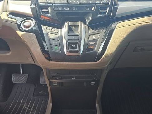 Used 2018 Honda Odyssey Elite image 8