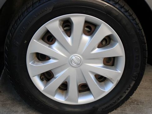 Used 2016 Nissan Versa S FWD image 29